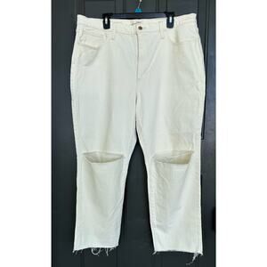 Universal Thread Women’s Vintage Straight Leg Off White Size 18/34R